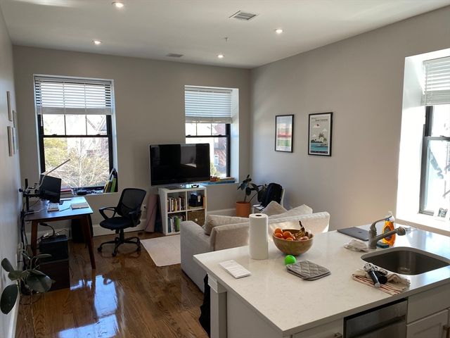 27 Dudley St 5, Boston, MA 02119