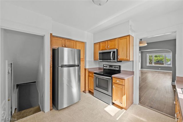 5601 Archmere Avenue, Cleveland, OH 44144