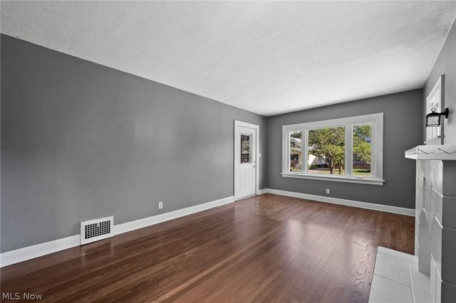 5601 Archmere Avenue, Cleveland, OH 44144