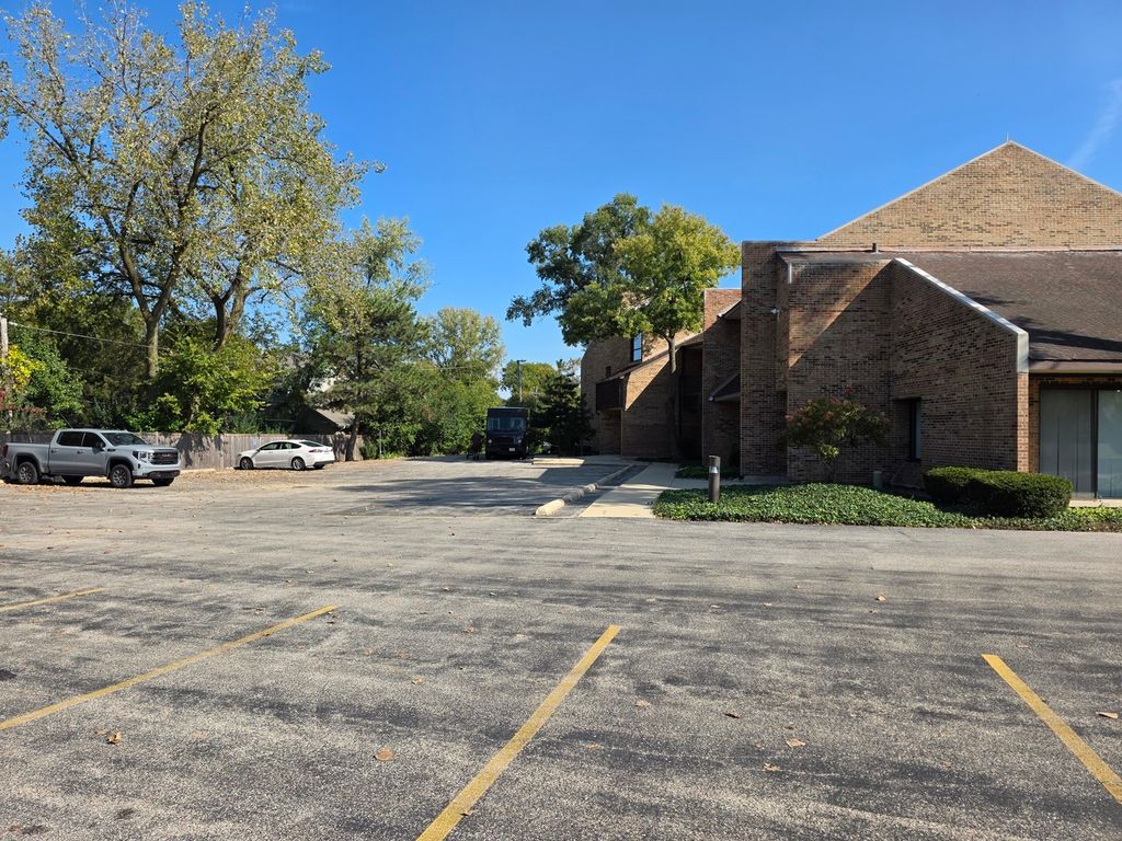 501 W Ogden Avenue 3, Hinsdale, IL 60521