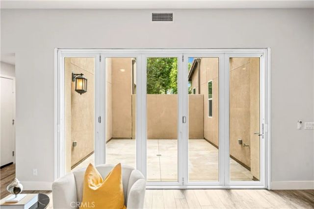 220 Follyhatch, Irvine, CA 92618