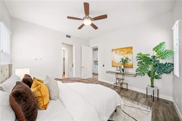 220 Follyhatch, Irvine, CA 92618