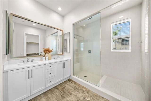 220 Follyhatch, Irvine, CA 92618