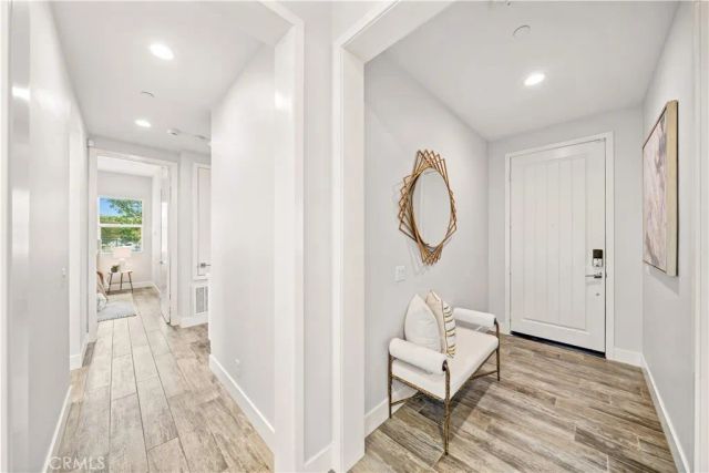 220 Follyhatch, Irvine, CA 92618