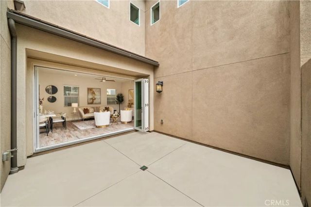 220 Follyhatch, Irvine, CA 92618