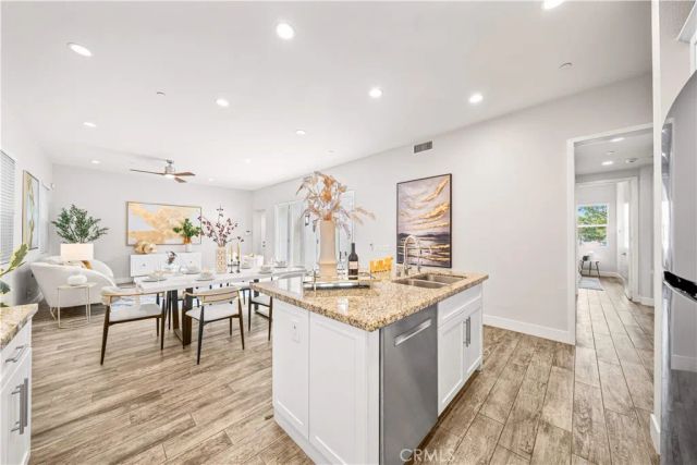220 Follyhatch, Irvine, CA 92618