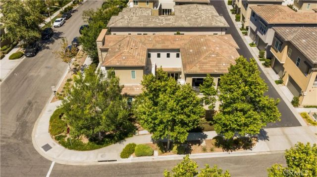 220 Follyhatch, Irvine, CA 92618