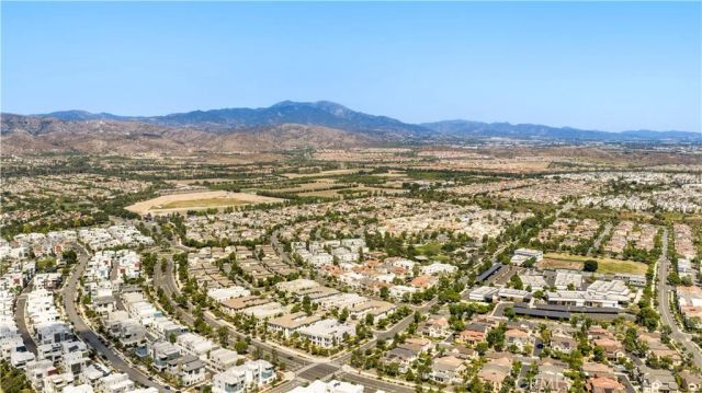 220 Follyhatch, Irvine, CA 92618