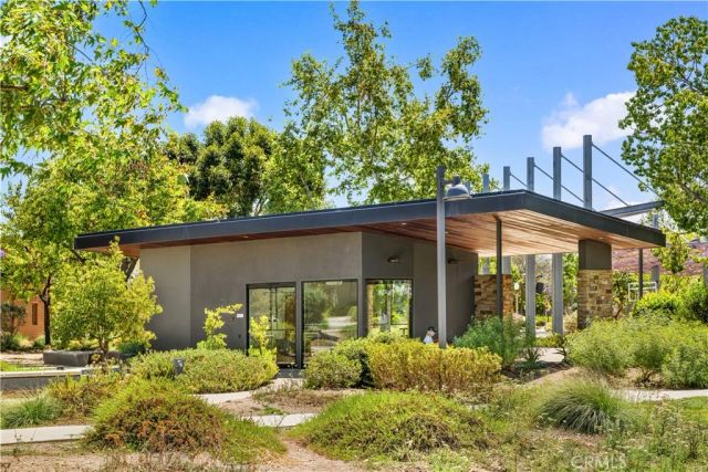 220 Follyhatch, Irvine, CA 92618