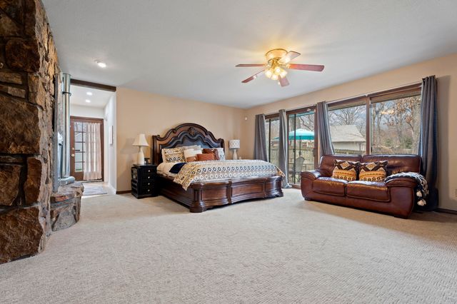 1202 Woodcrest Way, Grove, OK 74344