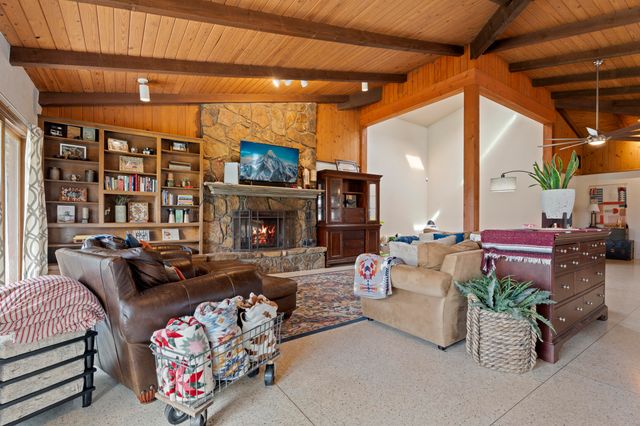 1202 Woodcrest Way, Grove, OK 74344