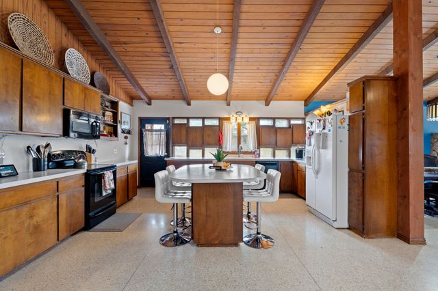 1202 Woodcrest Way, Grove, OK 74344