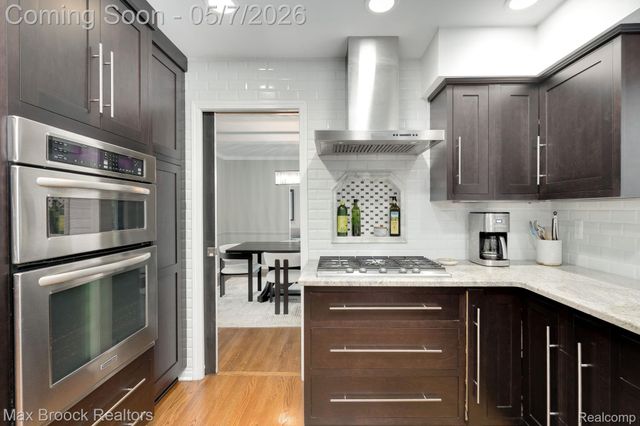 30800 Roberts Drive, Franklin Village, MI 48025