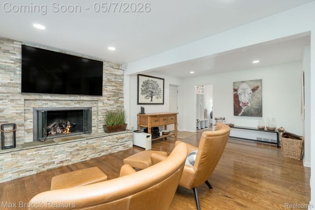 30800 Roberts Drive, Franklin Village, MI 48025