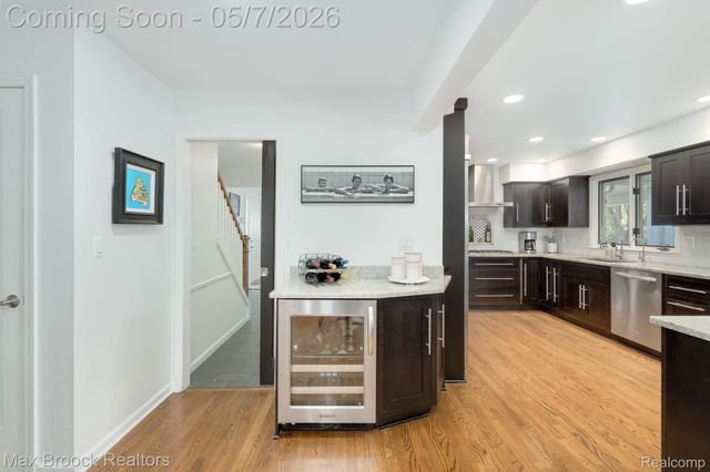 30800 Roberts Drive, Franklin Village, MI 48025