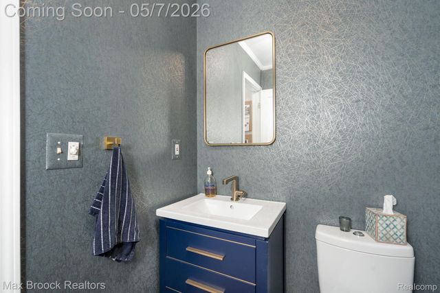 30800 Roberts Drive, Franklin Village, MI 48025