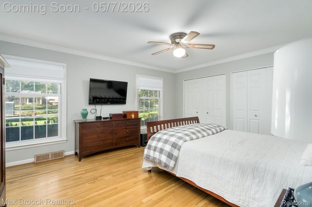 30800 Roberts Drive, Franklin Village, MI 48025