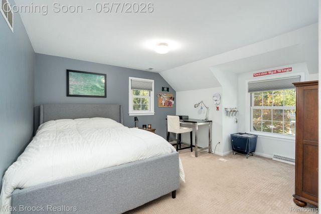 30800 Roberts Drive, Franklin Village, MI 48025