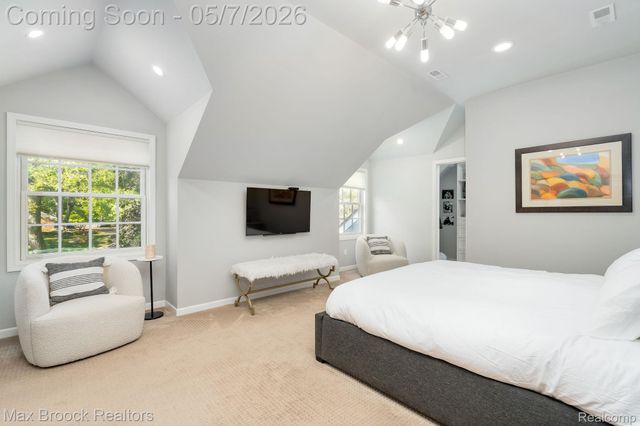 30800 Roberts Drive, Franklin Village, MI 48025