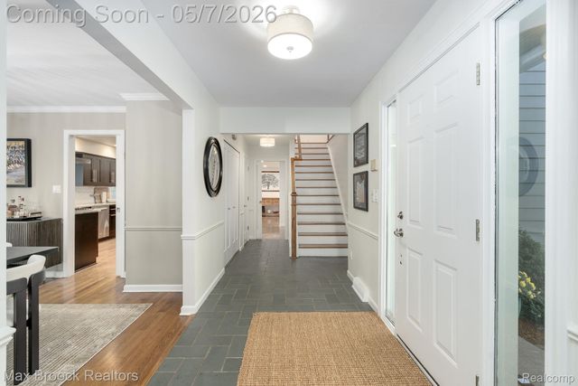 30800 Roberts Drive, Franklin Village, MI 48025