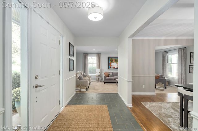 30800 Roberts Drive, Franklin Village, MI 48025