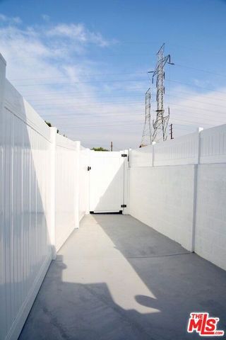 8235 Alcove Avenue, North Hollywood (los Angeles), CA 91605