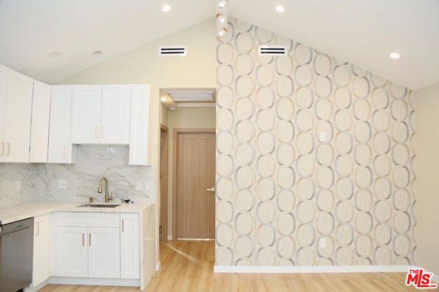 8235 Alcove Avenue, North Hollywood (los Angeles), CA 91605