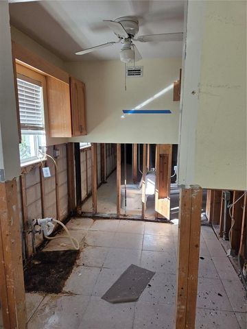 10215 MANATEE AVE W 1 + 2, Bradenton, FL 34209