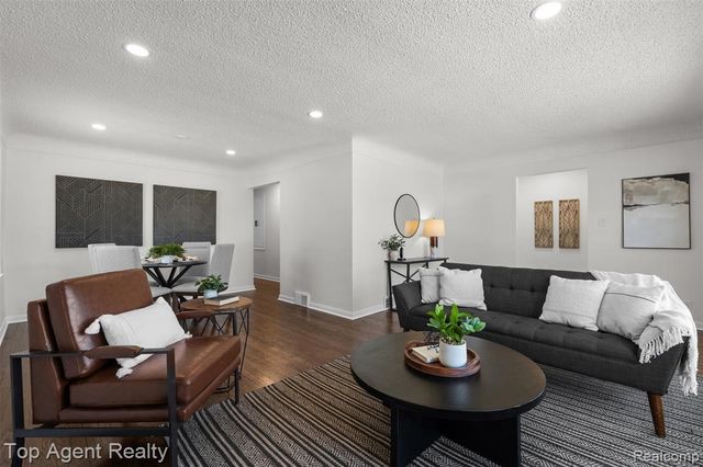 12751 Oak Park Boulevard, Oak Park, MI 48237