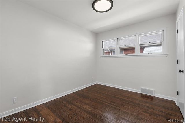 12751 Oak Park Boulevard, Oak Park, MI 48237