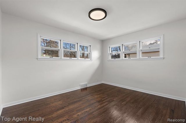 12751 Oak Park Boulevard, Oak Park, MI 48237