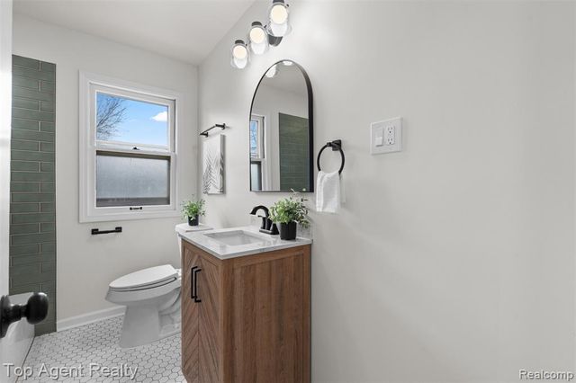 12751 Oak Park Boulevard, Oak Park, MI 48237