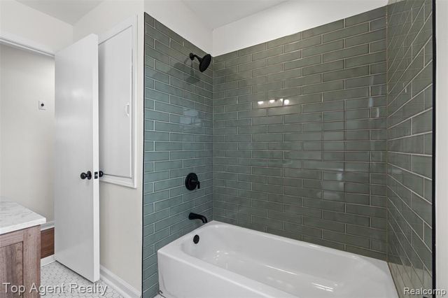 12751 Oak Park Boulevard, Oak Park, MI 48237