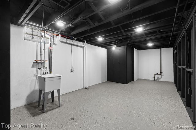 12751 Oak Park Boulevard, Oak Park, MI 48237