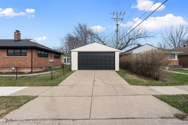 12751 Oak Park Boulevard, Oak Park, MI 48237