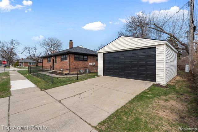 12751 Oak Park Boulevard, Oak Park, MI 48237