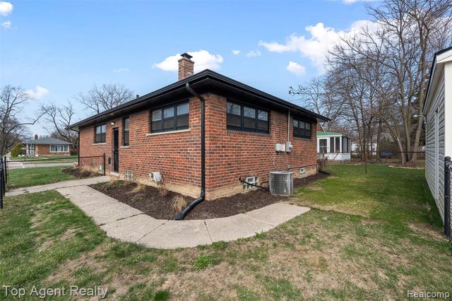 12751 Oak Park Boulevard, Oak Park, MI 48237