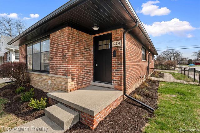 12751 Oak Park Boulevard, Oak Park, MI 48237