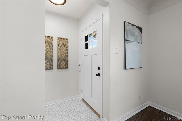 12751 Oak Park Boulevard, Oak Park, MI 48237