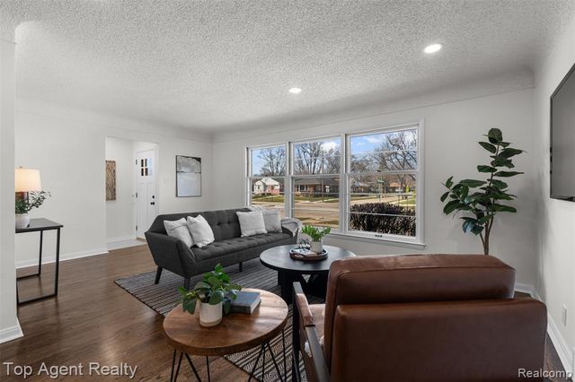 12751 Oak Park Boulevard, Oak Park, MI 48237