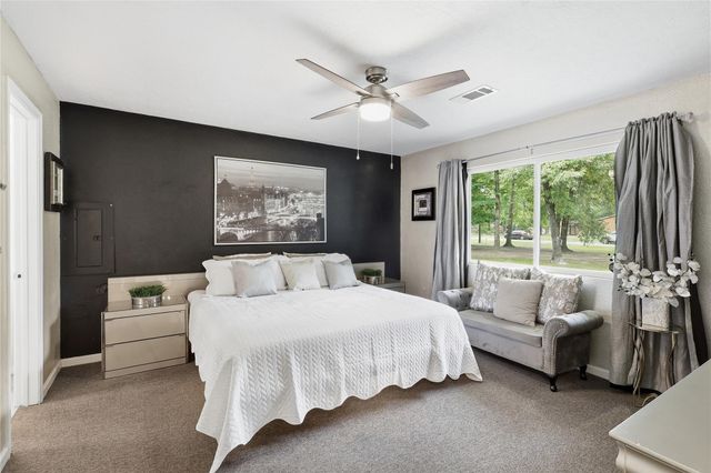 96 Road 3802, Cleveland, TX 77328