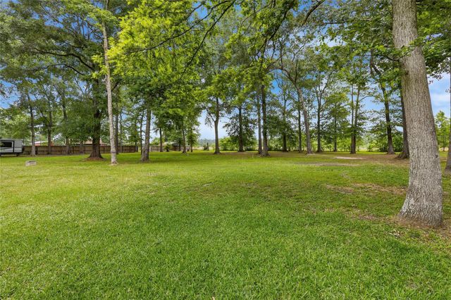 96 Road 3802, Cleveland, TX 77328