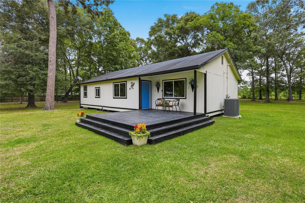 96 Road 3802, Cleveland, TX 77328