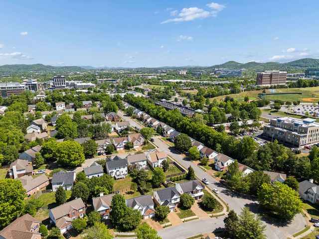 202 Calgary Ct, Franklin, TN 37067