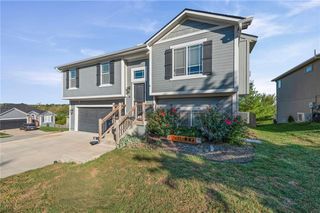 800 SW Hill Top Court, Grain Valley, MO 64029