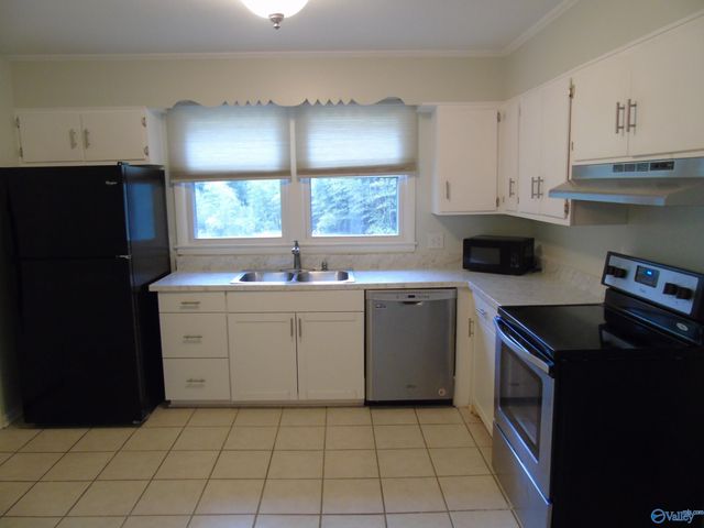 704 Graycroft Drive SE, Huntsville, AL 35802