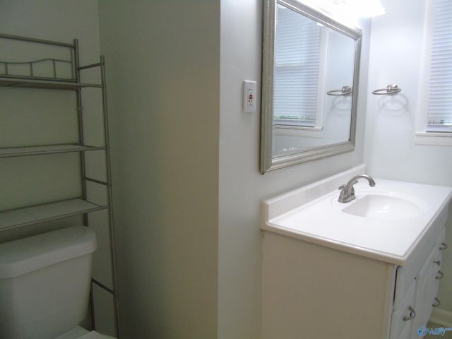 704 Graycroft Drive SE, Huntsville, AL 35802