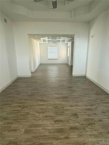 1004 Villas Del Norte Street, Weslaco, TX 78599