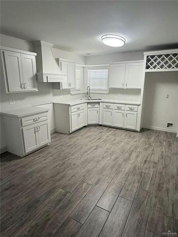 1004 Villas Del Norte Street, Weslaco, TX 78599