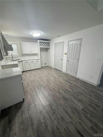 1004 Villas Del Norte Street, Weslaco, TX 78599